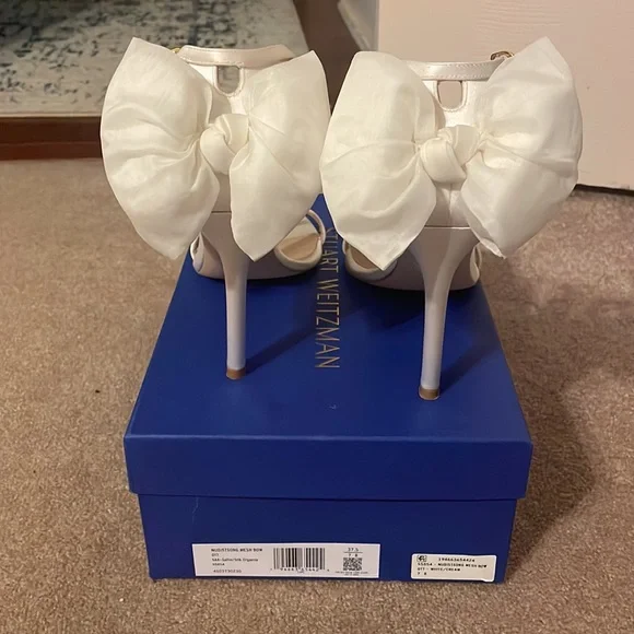 Stuart Weitzman Nudistsong mesh bow heels in white/cream size 7 - Picture 3 of 8
